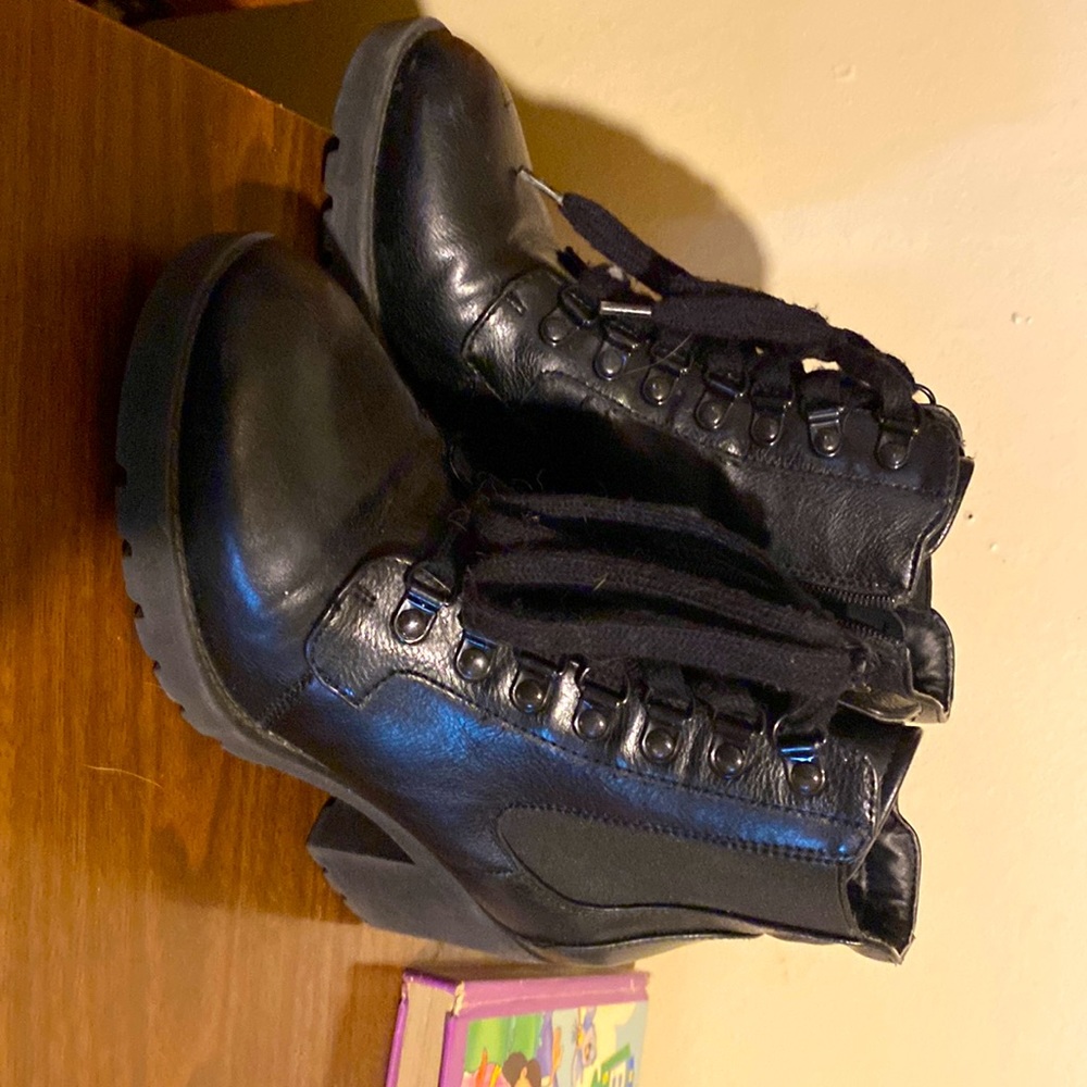 Worn a few times